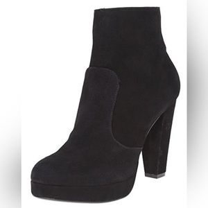 STEVE MADDEN WOMEN'S RANCEE SUEDE HEELED BOOT, BLACK size 5.5